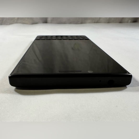 BlackBerry Key2 - Picture 4 of 6